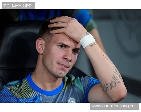 皇马连败无胜绩阿隆索痛心跪地仅领先巴萨一分陷入危机